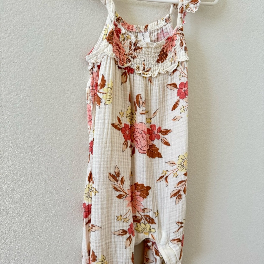 Floral Romper - Picture 2 of 3